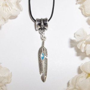Silver & Turquoise Unisex Feather Necklace 5373